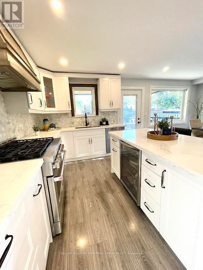 2 Lea Grove Crescent, Toronto, Ontario  M1L 3S6 - Photo 7 - E12447877