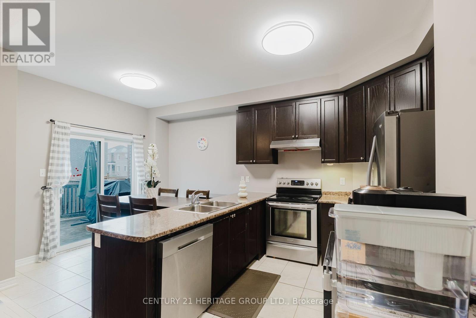 32 Grey Wing Avenue, Georgina, Ontario  L4P 0B7 - Photo 10 - N12450515