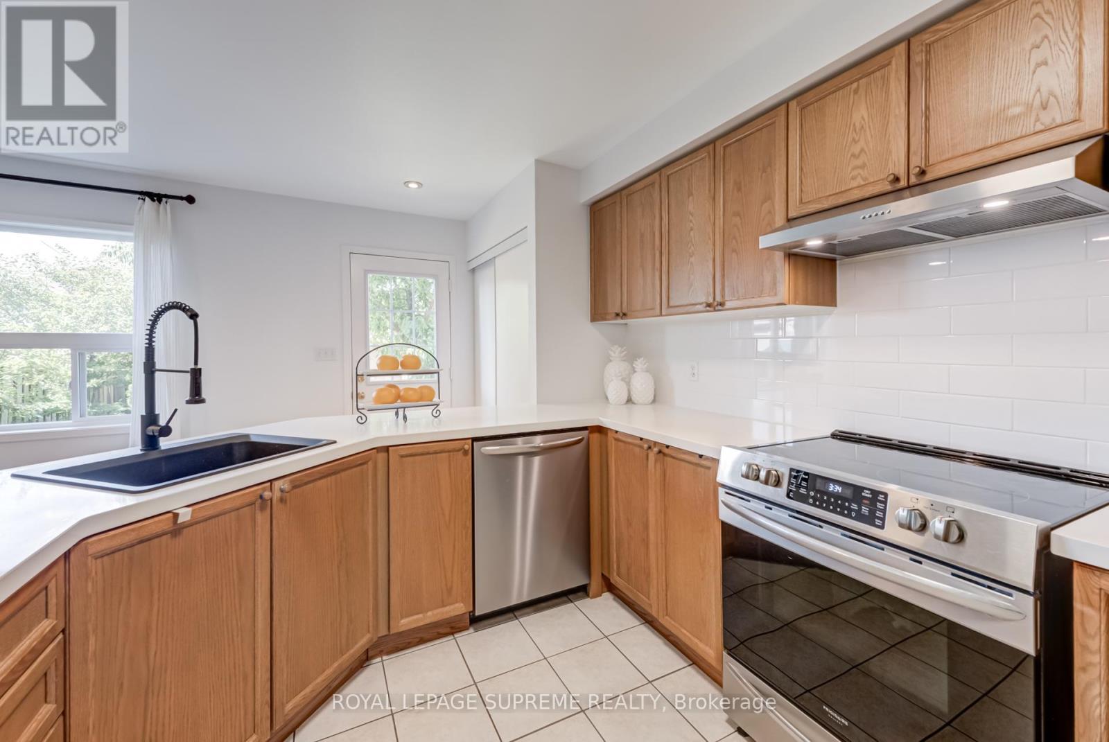 594 Napa Valley Avenue, Vaughan, Ontario  L4H 1R1 - Photo 10 - N12450529