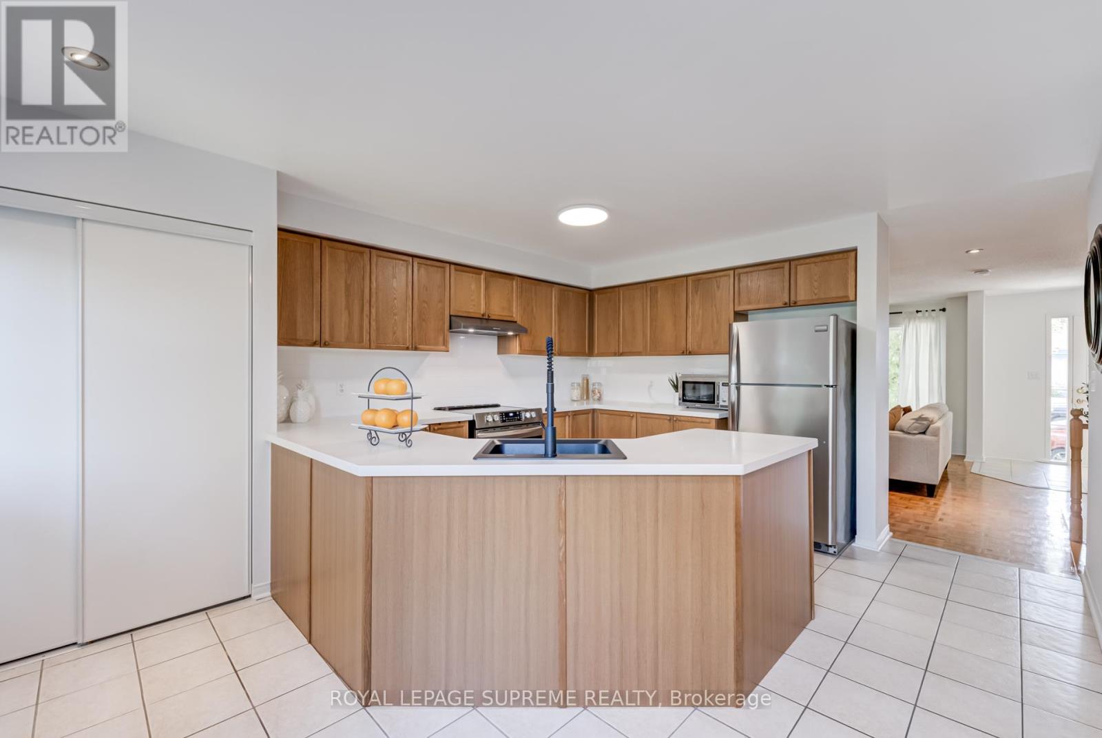 594 Napa Valley Avenue, Vaughan, Ontario  L4H 1R1 - Photo 8 - N12450529