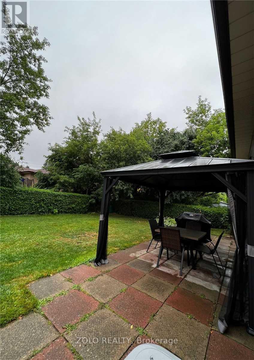346 Wenlock Avenue, Richmond Hill, Ontario  L4C 1M9 - Photo 10 - N12450559