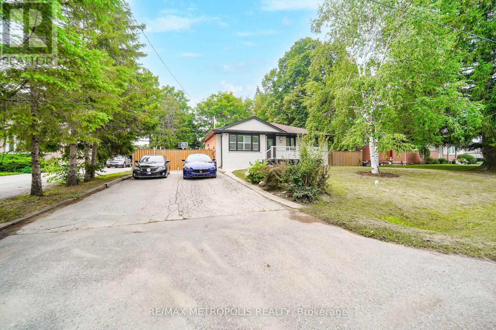 23 HAWMAN AVENUE, King, Ontario