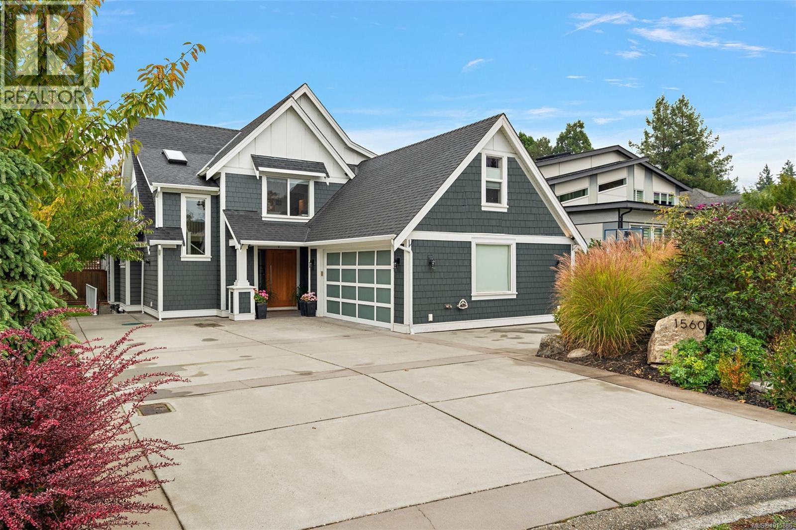 1560 Fremont Pl, Saanich, British Columbia