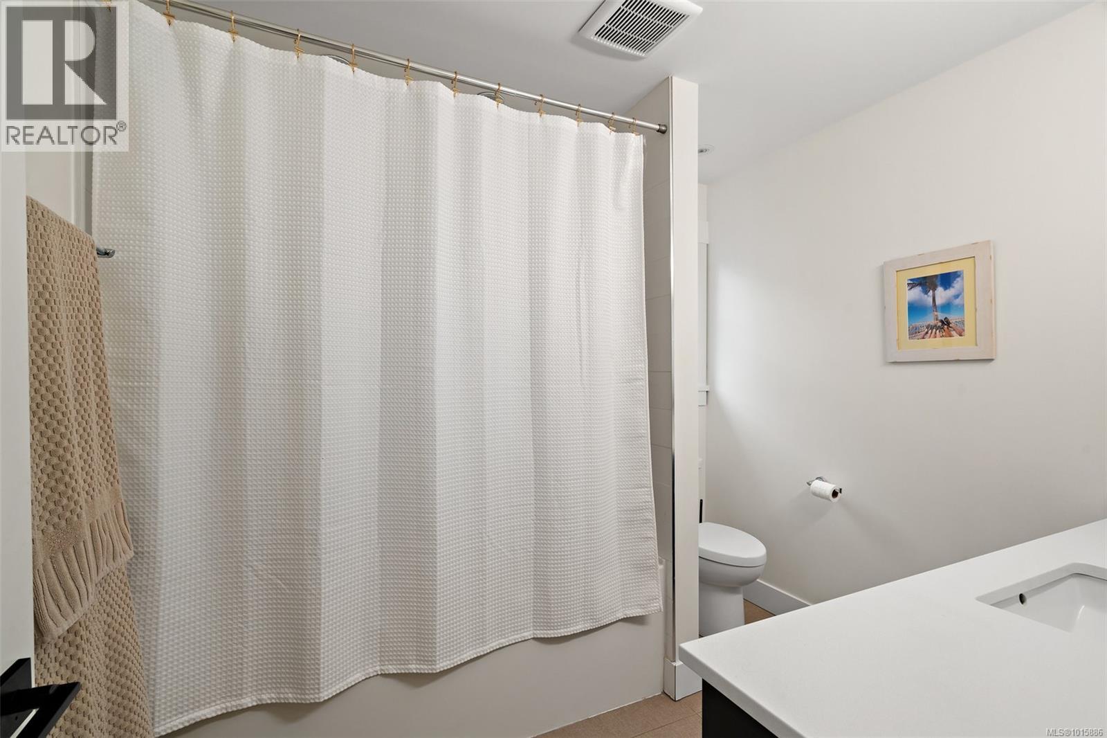 1560 Fremont Pl, Saanich, British Columbia  V8N 4Y5 - Photo 22 - 1015886