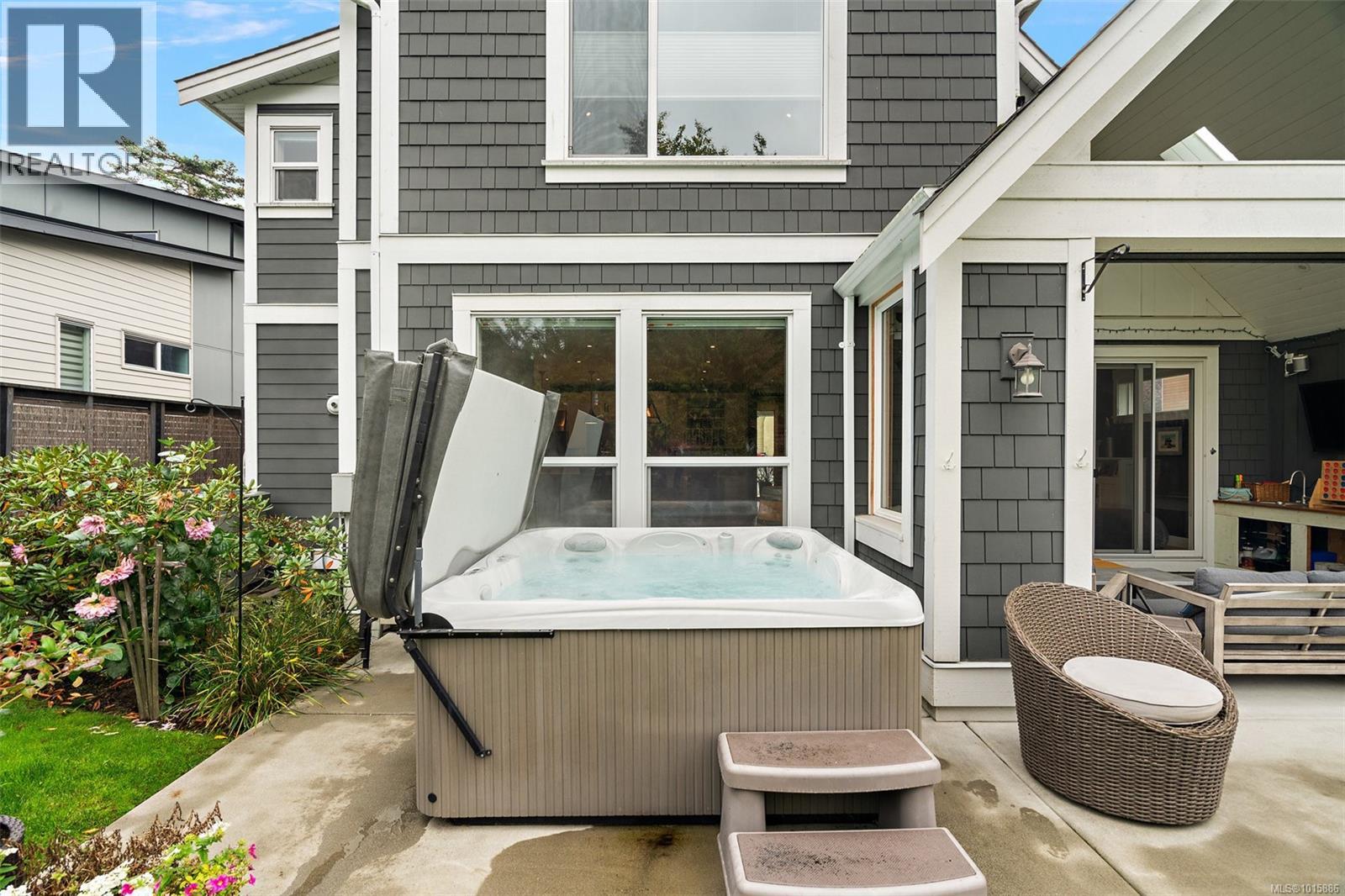 1560 Fremont Pl, Saanich, British Columbia  V8N 4Y5 - Photo 30 - 1015886
