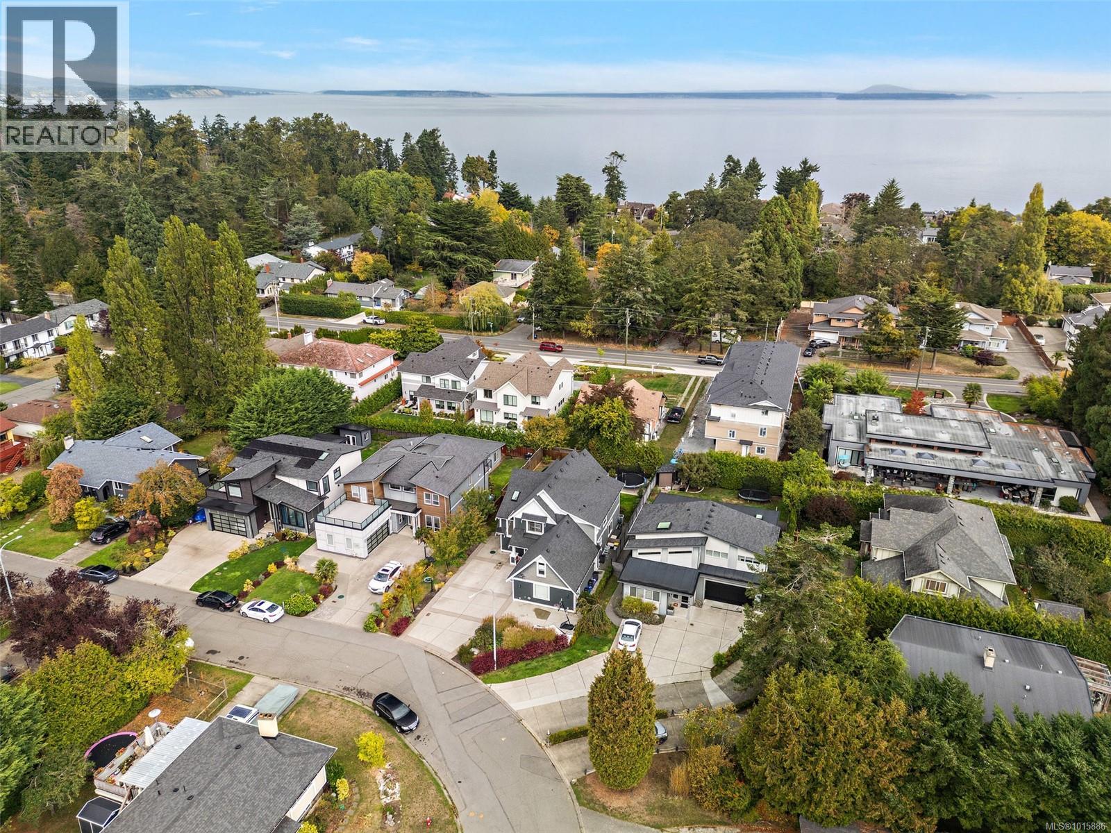 1560 Fremont Pl, Saanich, British Columbia  V8N 4Y5 - Photo 34 - 1015886