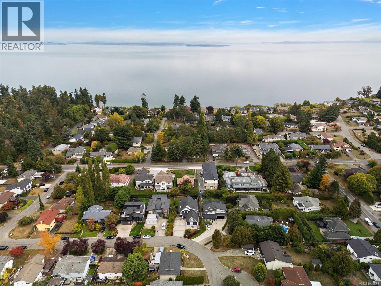 1560 Fremont Pl, Saanich, British Columbia  V8N 4Y5 - Photo 35 - 1015886