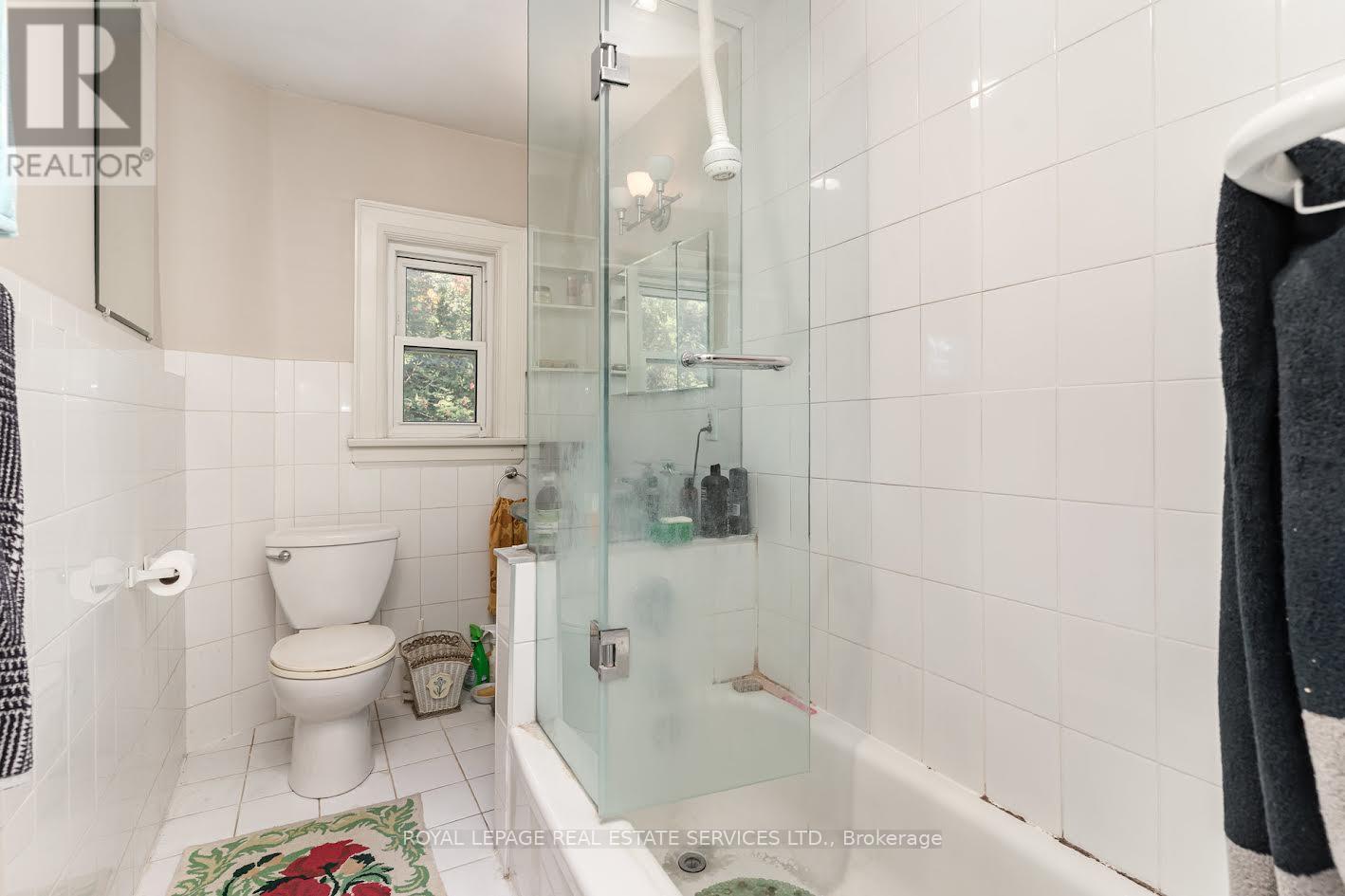 85 Kennedy Avenue, Toronto, Ontario  M6S 2X8 - Photo 11 - W12450510