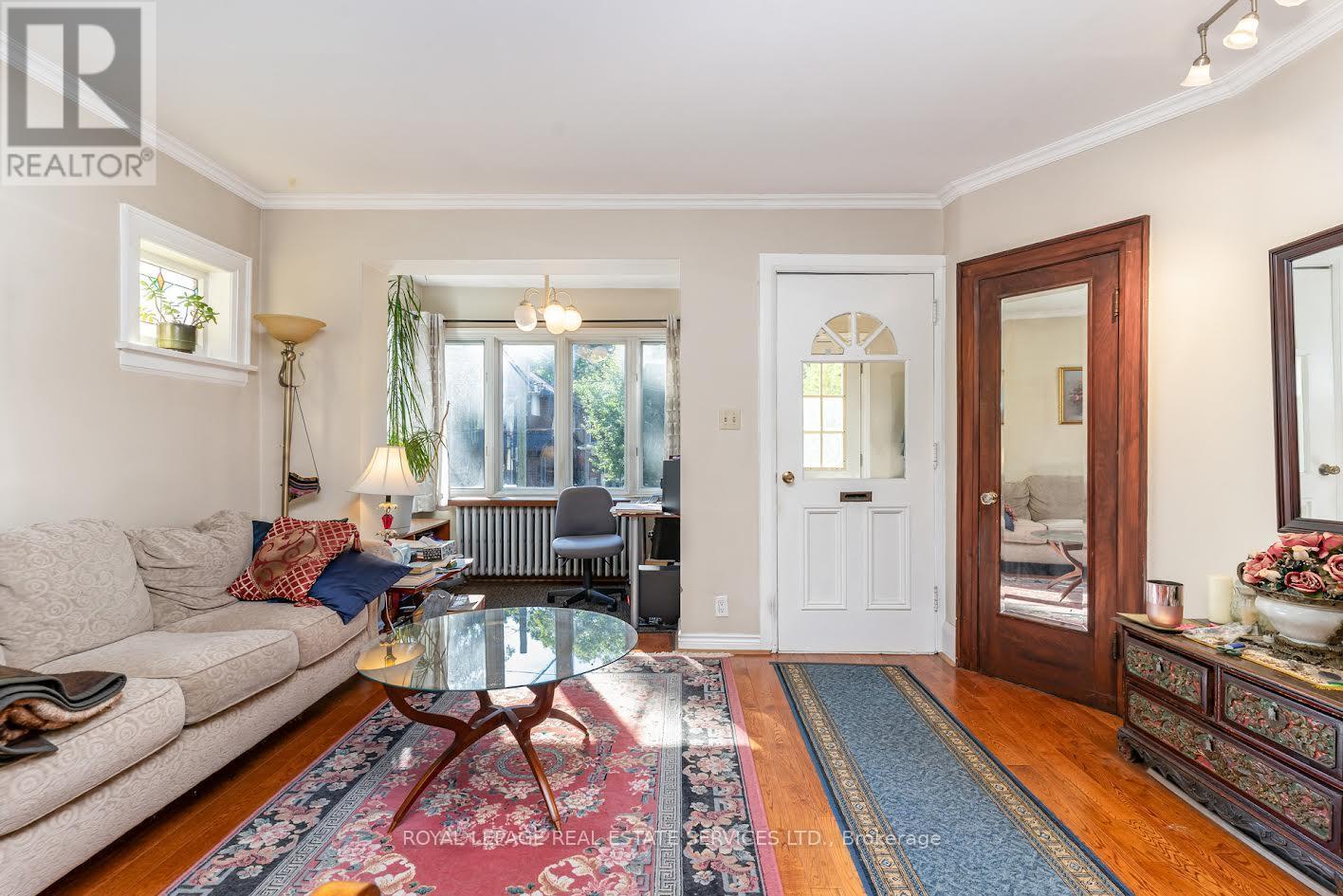 85 Kennedy Avenue, Toronto, Ontario  M6S 2X8 - Photo 5 - W12450510