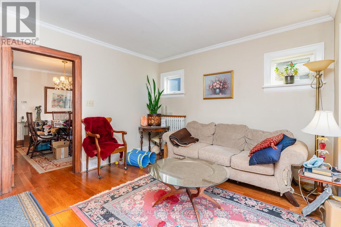 85 Kennedy Avenue, Toronto, Ontario  M6S 2X8 - Photo 6 - W12450510