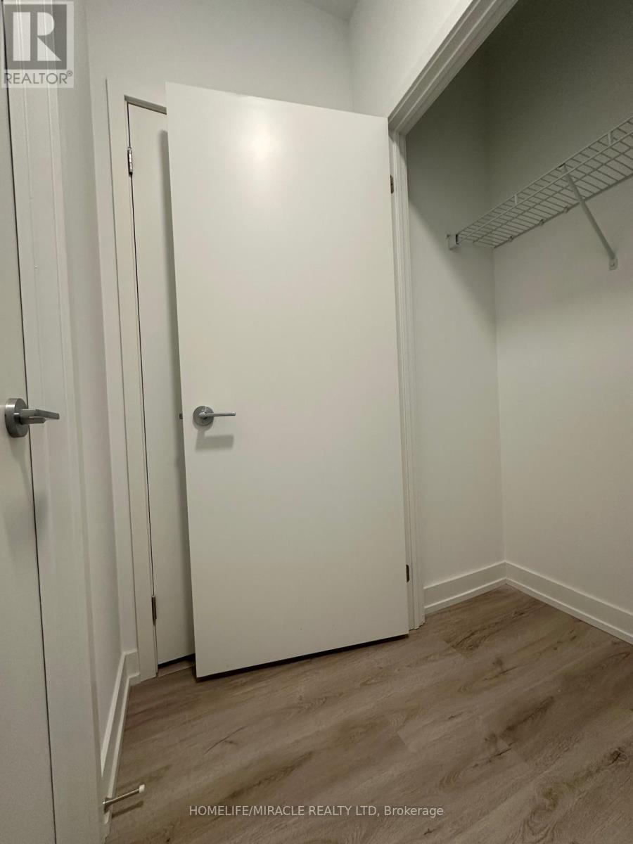 0213 - 395 Square One Drive, Mississauga, Ontario  L5B 0C6 - Photo 1 - W12450531