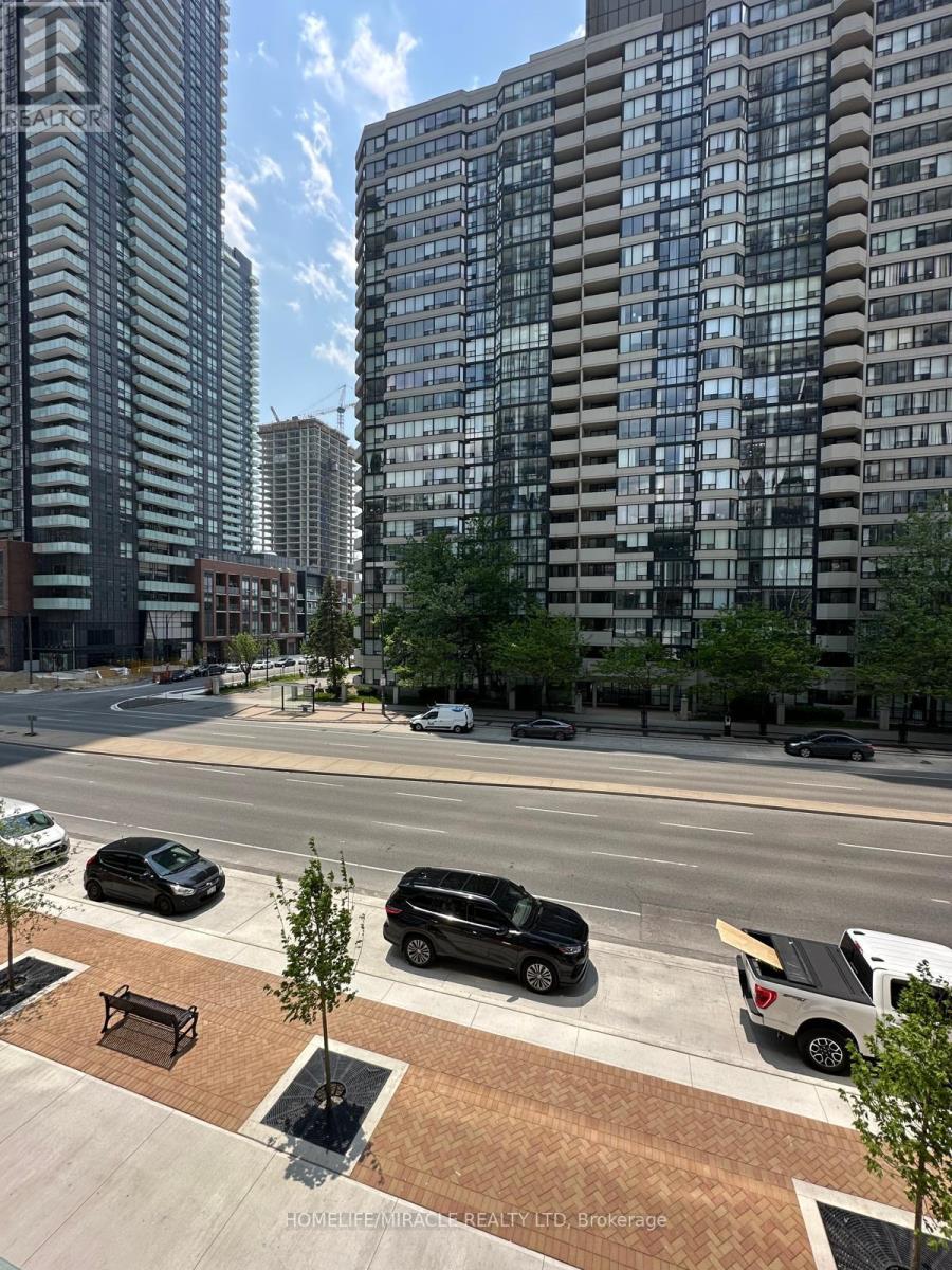 0213 - 395 Square One Drive, Mississauga, Ontario  L5B 0C6 - Photo 13 - W12450531