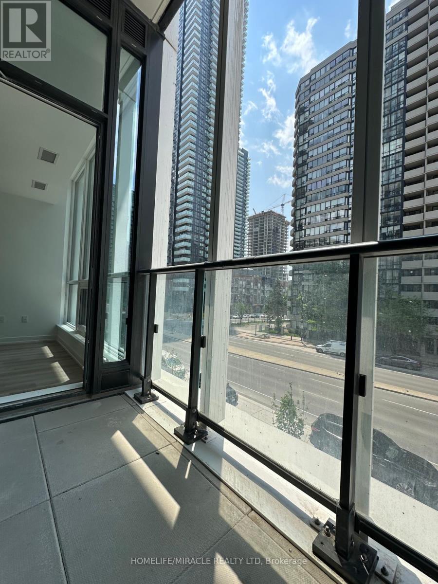 0213 - 395 Square One Drive, Mississauga, Ontario  L5B 0C6 - Photo 3 - W12450531