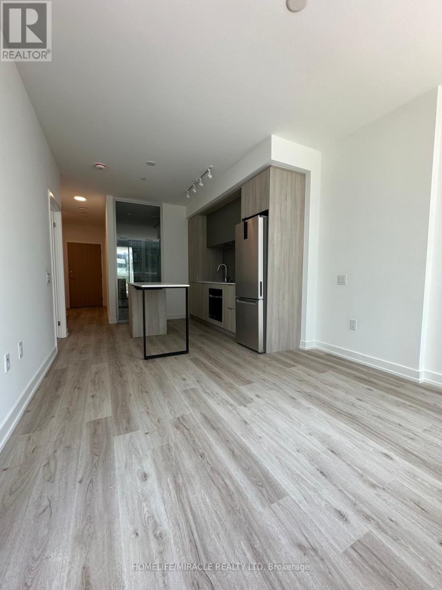 0213 - 395 Square One Drive, Mississauga, Ontario  L5B 0C6 - Photo 6 - W12450531