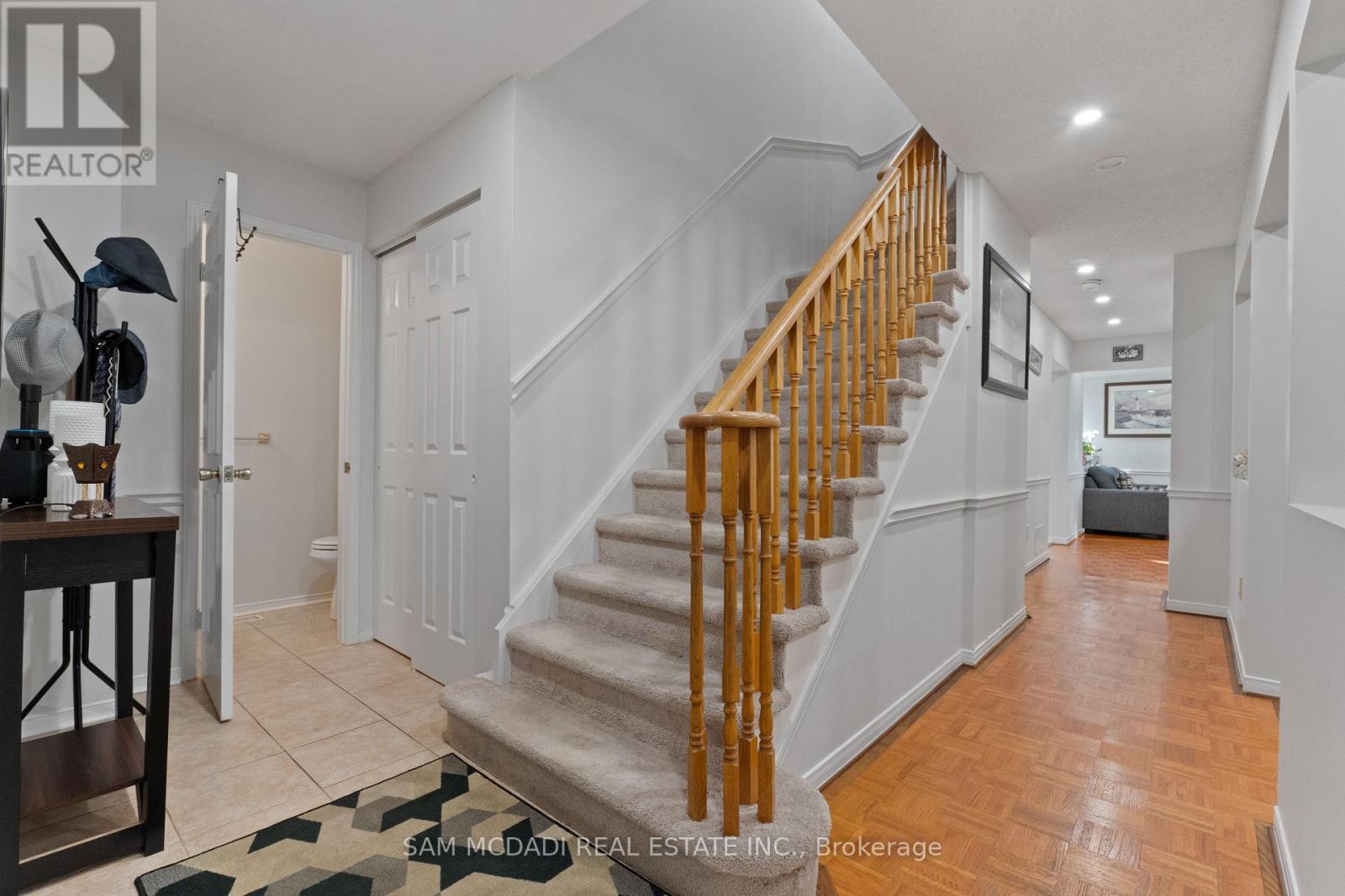 6906 Hickling Crescent, Mississauga, Ontario  L5N 5A8 - Photo 22 - W12450571