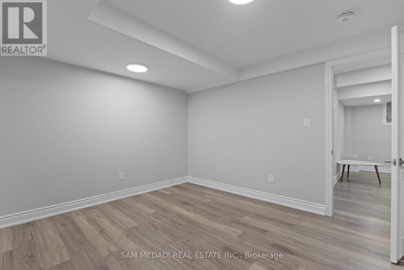 6906 Hickling Crescent, Mississauga, Ontario  L5N 5A8 - Photo 42 - W12450571
