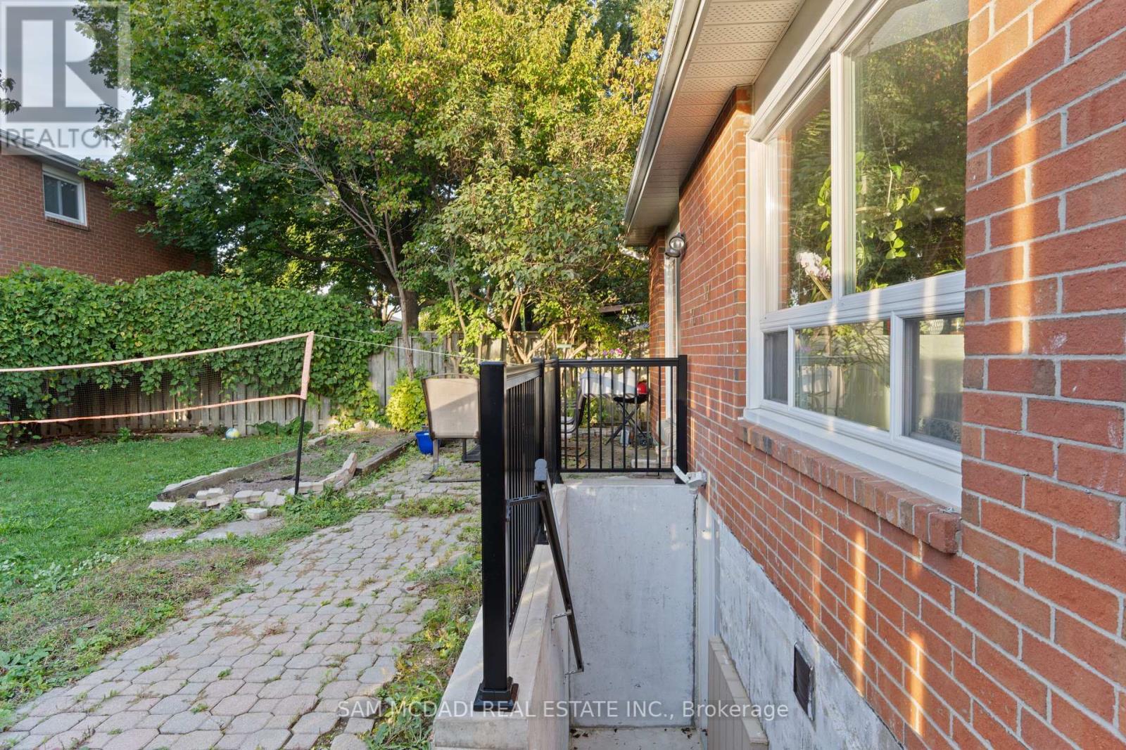6906 Hickling Crescent, Mississauga, Ontario  L5N 5A8 - Photo 44 - W12450571
