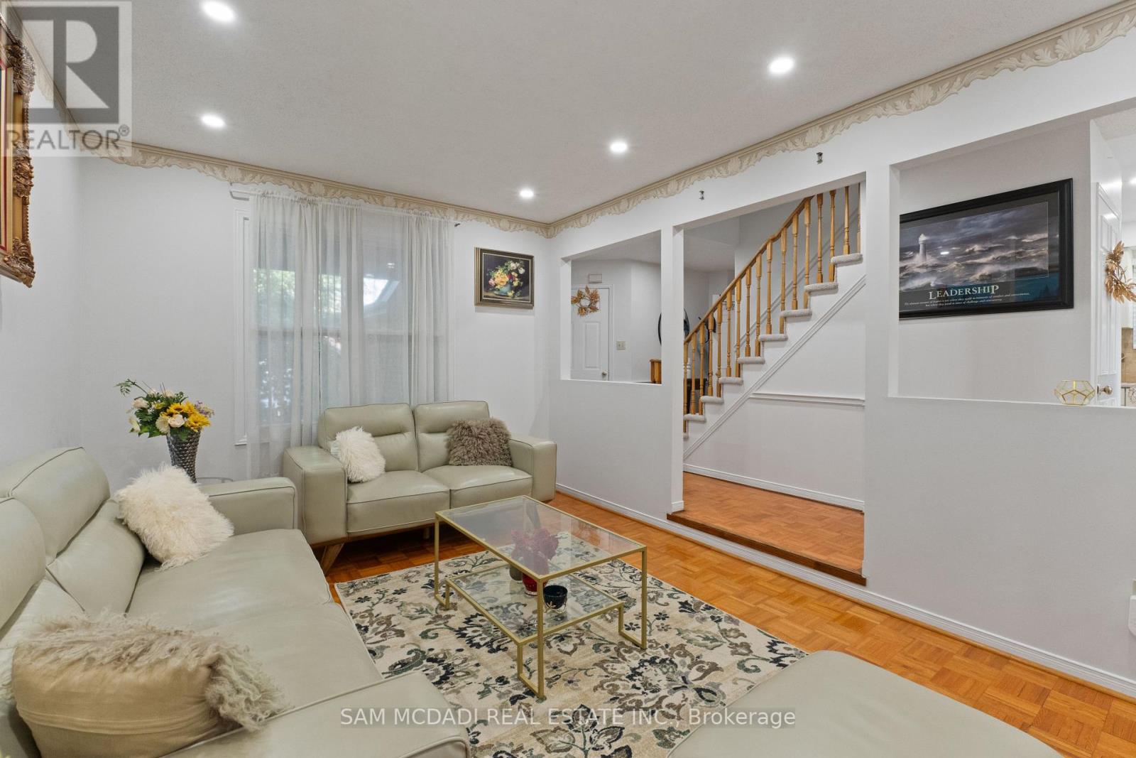 6906 Hickling Crescent, Mississauga, Ontario  L5N 5A8 - Photo 5 - W12450571