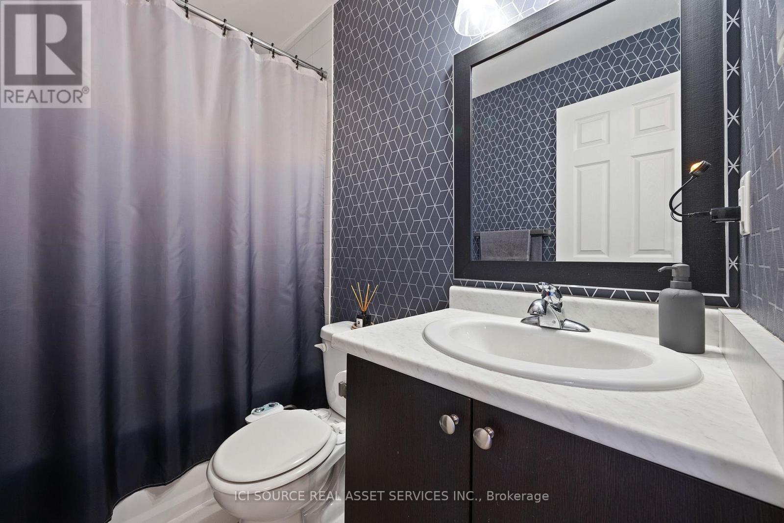 110 - 54 Sky Harbour Drive, Brampton, Ontario  L7A 0A1 - Photo 14 - W12450589