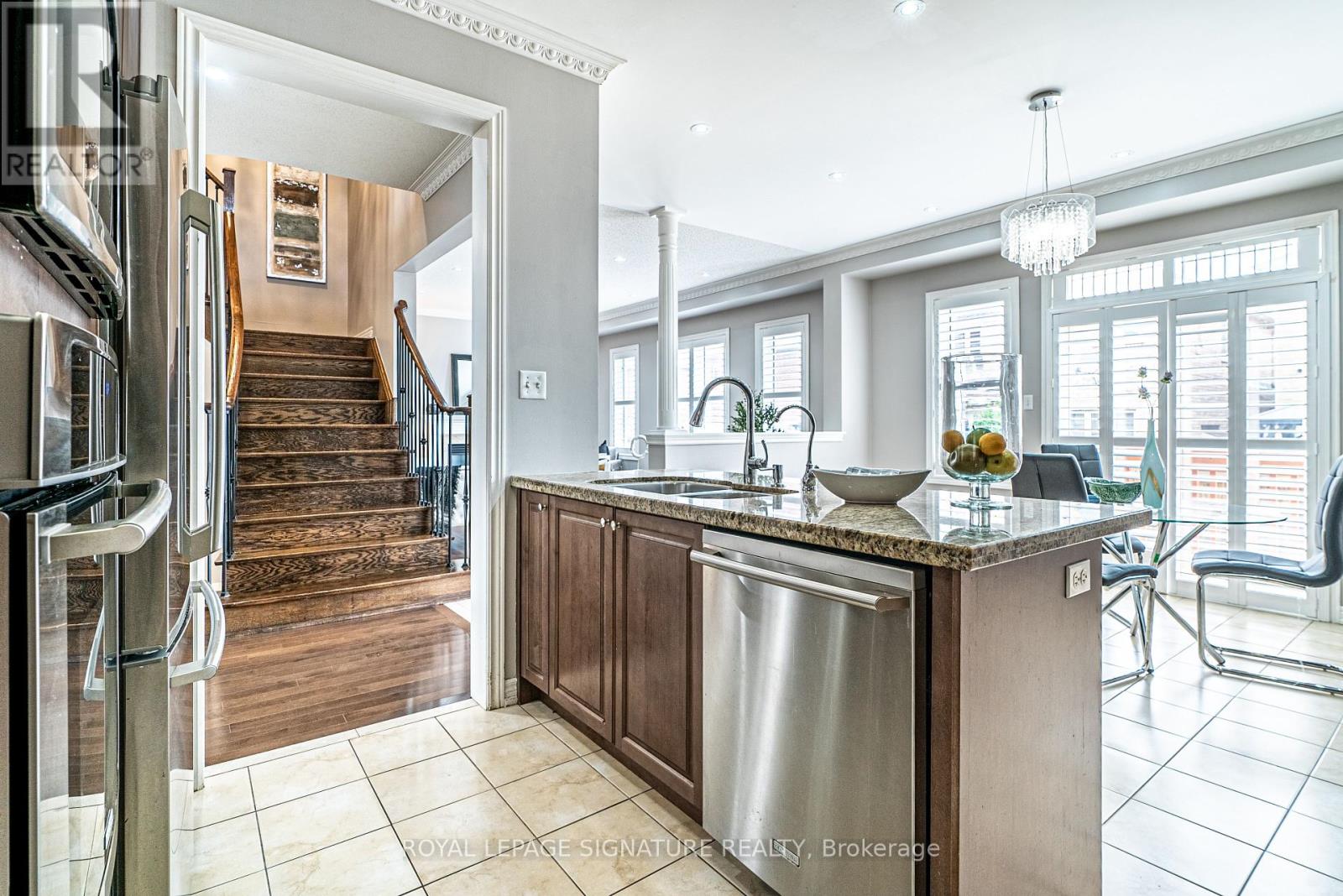 4 Ripple Street, Brampton, Ontario  L6R 3S5 - Photo 12 - W12450595