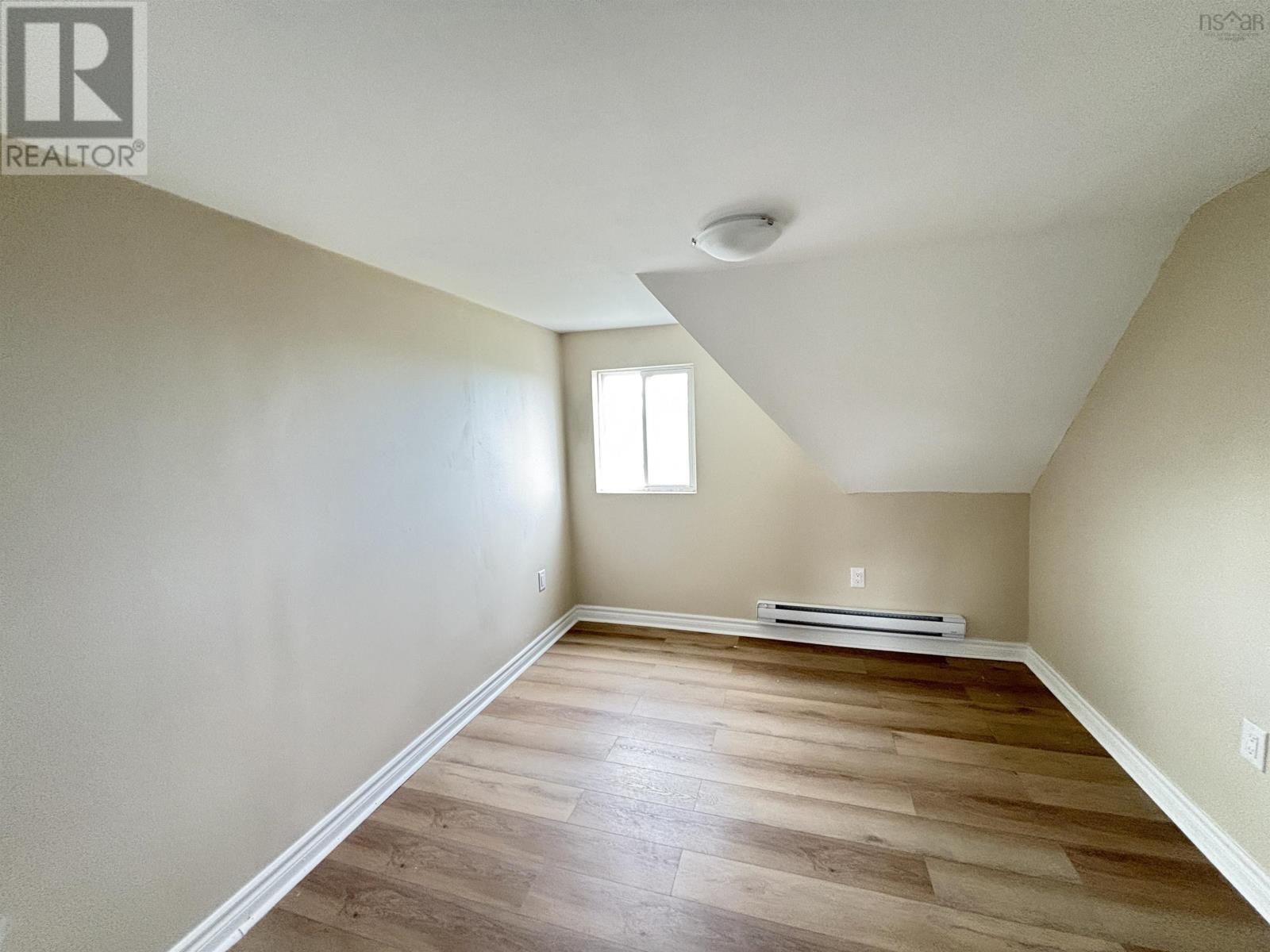 51 Second Street, Glace Bay, Nova Scotia  B1P 4E7 - Photo 10 - 202523273