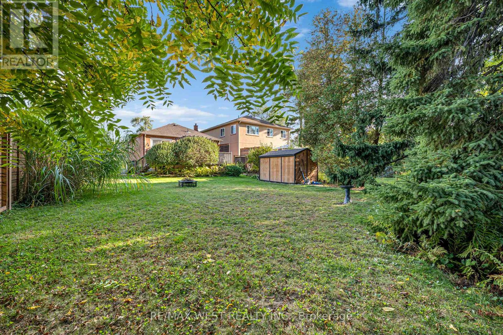 577 Drymen Crescent, Mississauga (Mineola), Ontario  L5G 2N9 - Photo 24 - W12450601