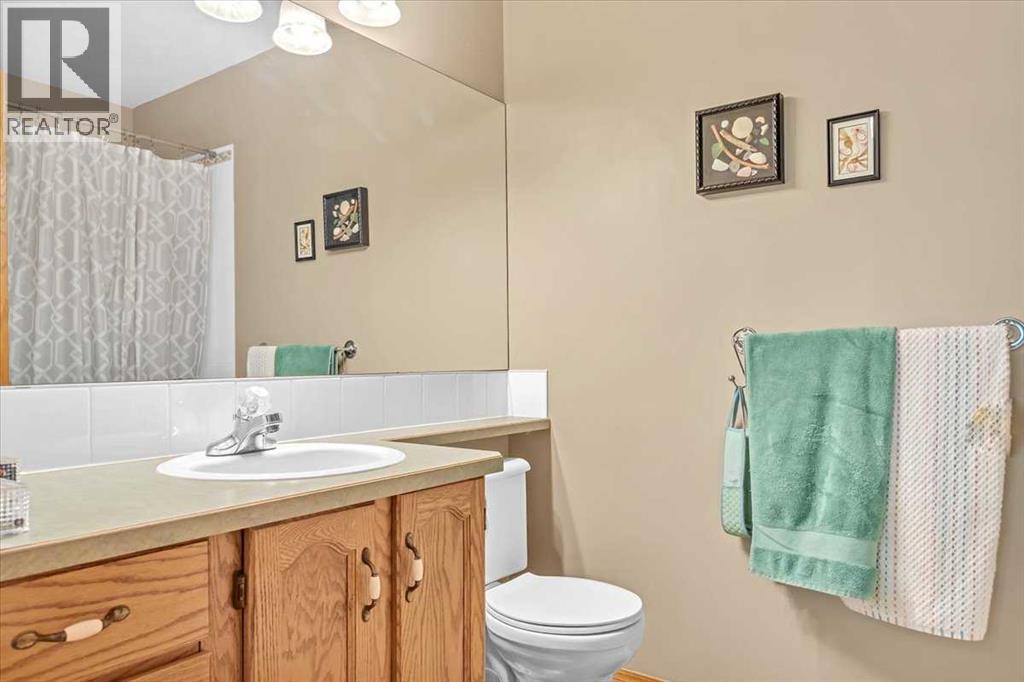 109 Monica Bay, Carstairs, Alberta  T0M 0N0 - Photo 22 - A2243924