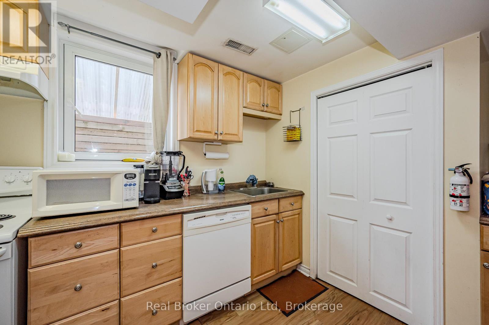 B - 14 Southcreek Trail, Guelph, Ontario  N1G 4Y8 - Photo 12 - X12450624