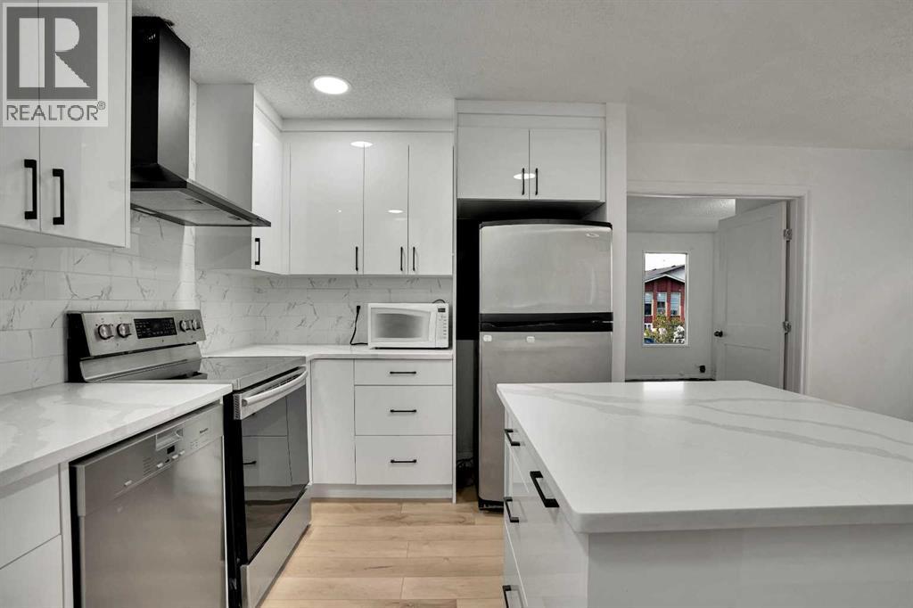 537 Whiteland Drive Ne, Calgary, Alberta  T1Y 3S5 - Photo 4 - A2255227