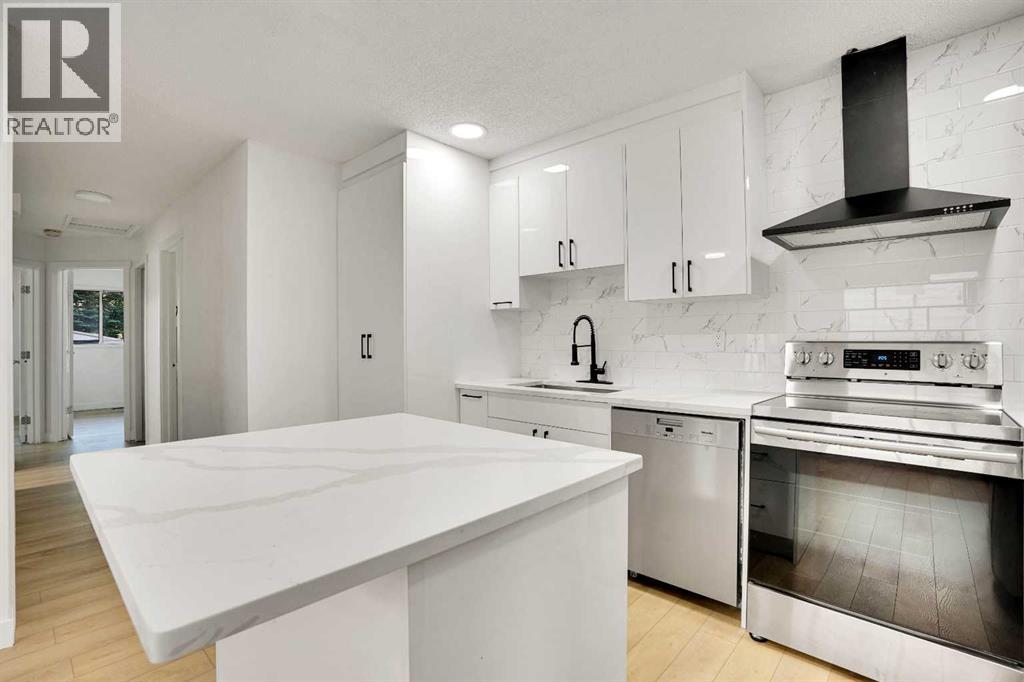 537 Whiteland Drive Ne, Calgary, Alberta  T1Y 3S5 - Photo 7 - A2255227