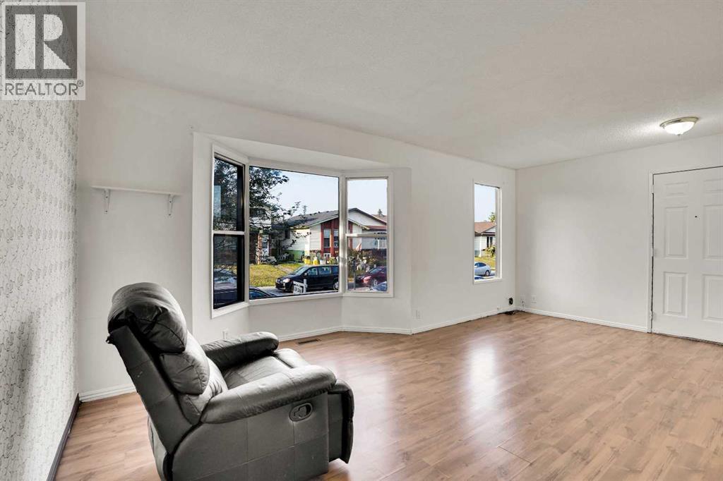537 Whiteland Drive Ne, Calgary, Alberta  T1Y 3S5 - Photo 14 - A2255227
