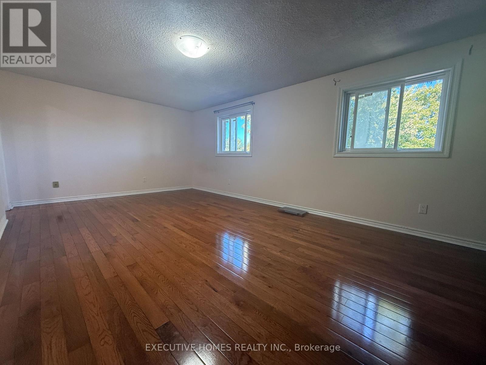 53 Chase Court, Markham, Ontario  L3S 1V6 - Photo 11 - N12449775