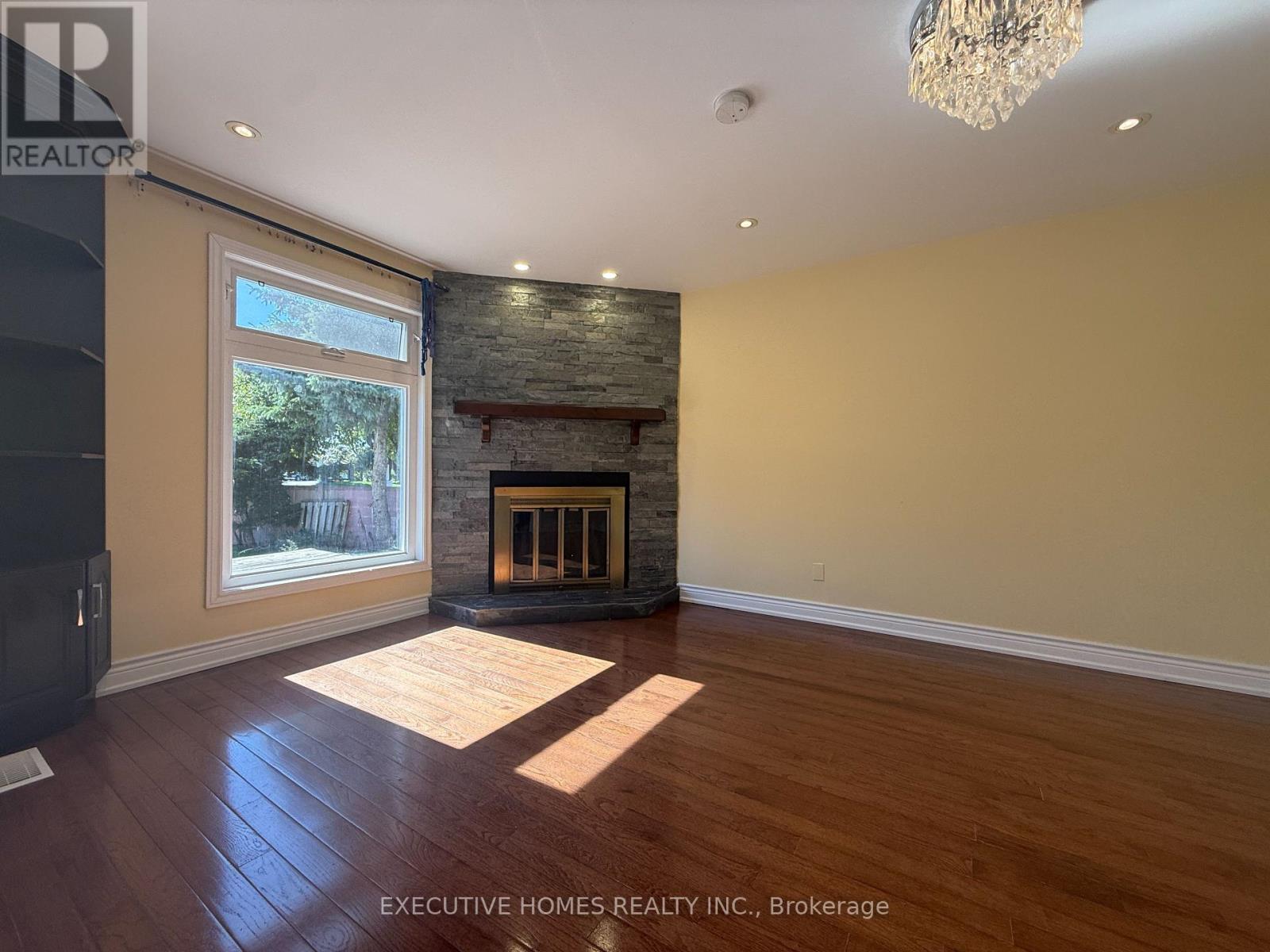 53 Chase Court, Markham, Ontario  L3S 1V6 - Photo 9 - N12449775