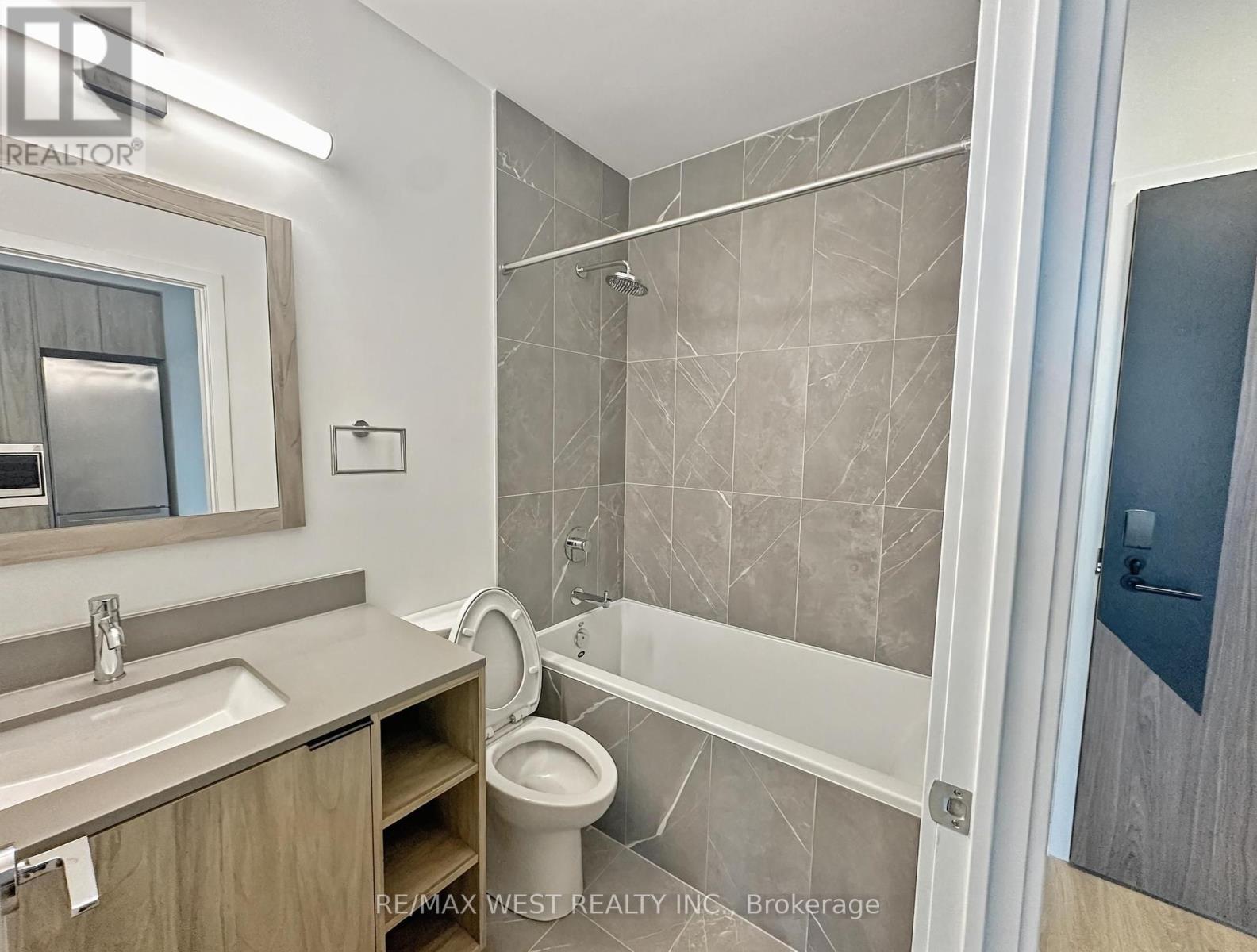 217 - 1037 The Queensway, Toronto, Ontario  M8Z 6C7 - Photo 4 - W12450041