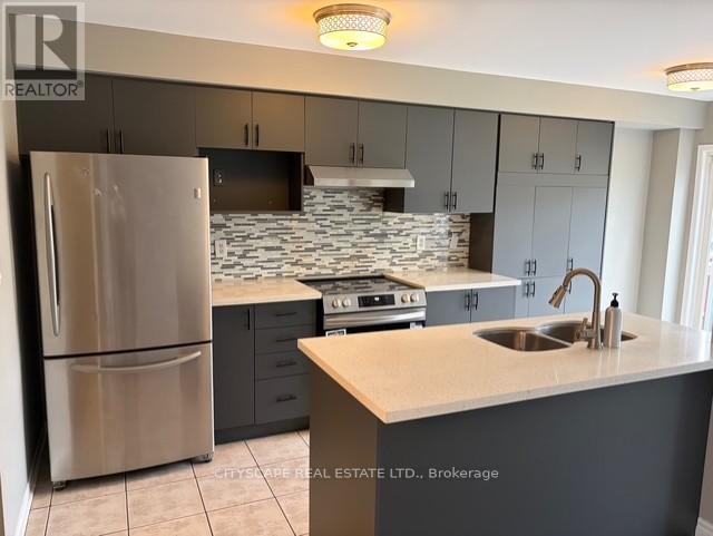 964 Sonoma Court, Mississauga, Ontario  L5V 2L4 - Photo 10 - W12450156