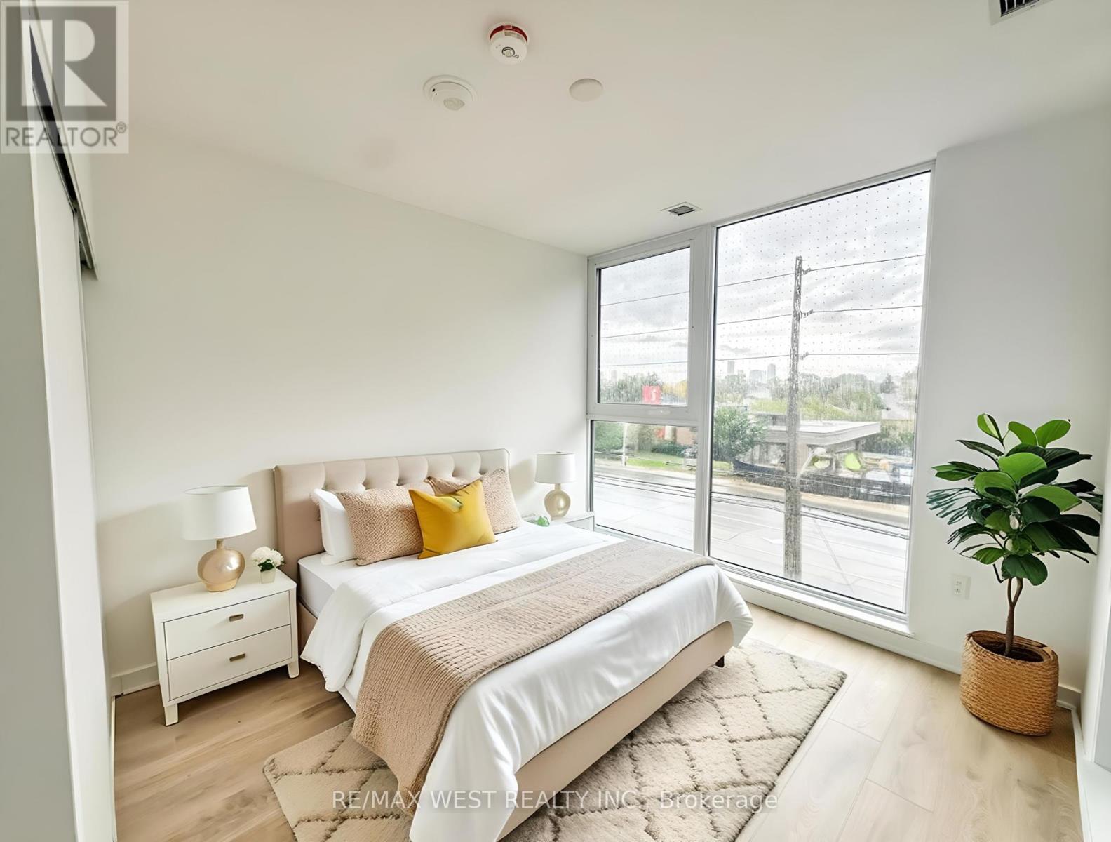 217 - 1037 The Queensway, Toronto, Ontario  M8Z 6C7 - Photo 2 - W12450041