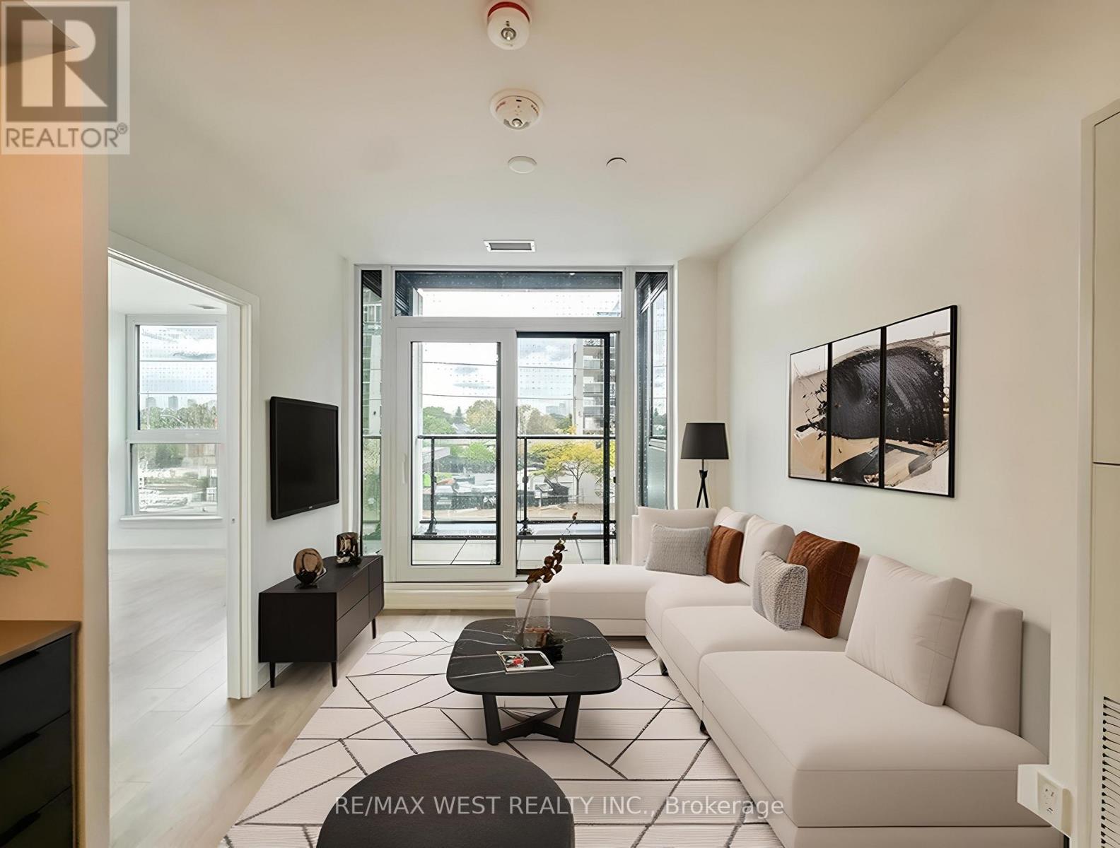 217 - 1037 THE QUEENSWAY, Toronto, Ontario