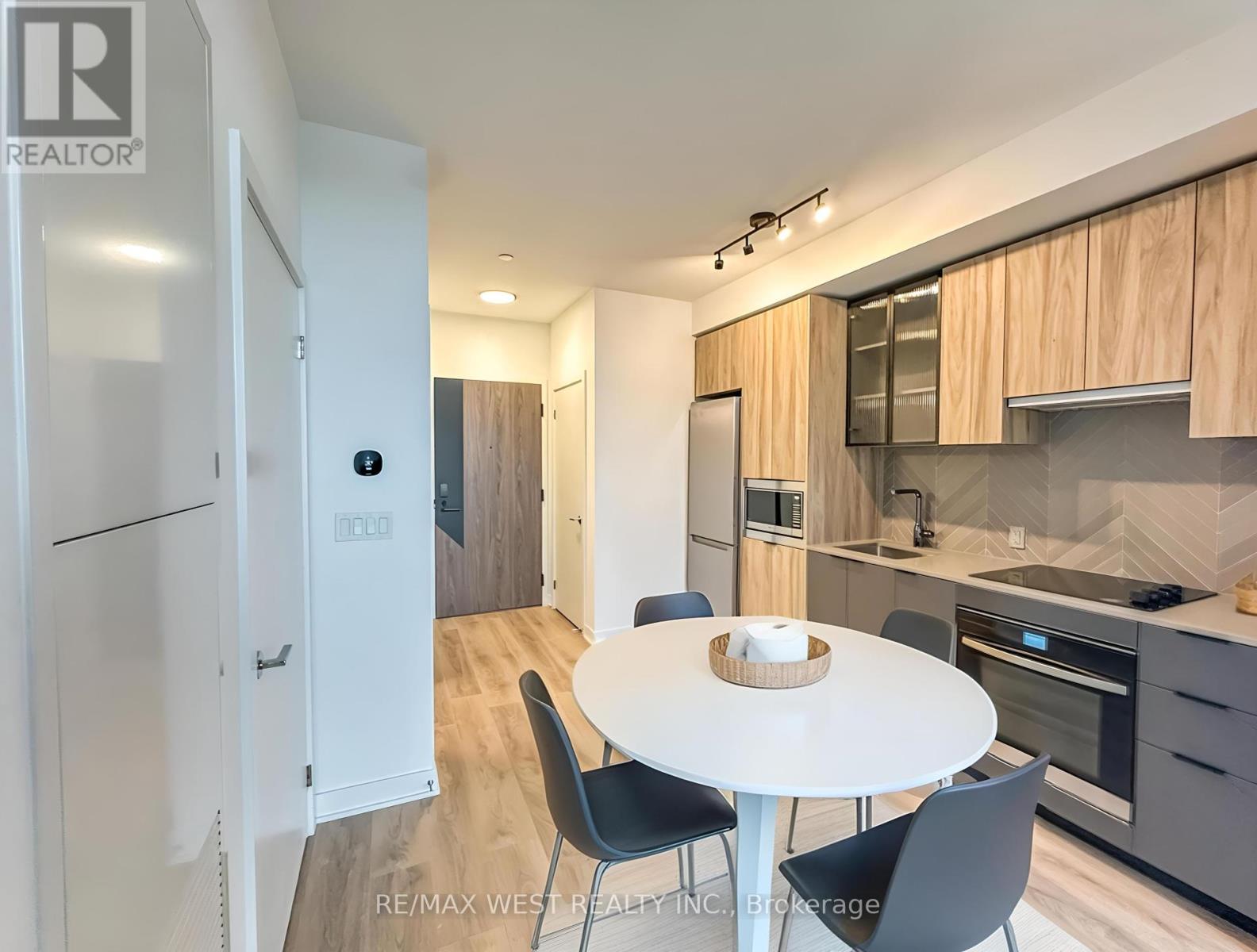 217 - 1037 The Queensway, Toronto, Ontario  M8Z 6C7 - Photo 3 - W12450041