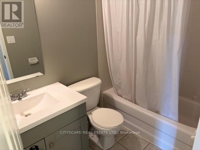 964 Sonoma Court, Mississauga, Ontario  L5V 2L4 - Photo 18 - W12450156