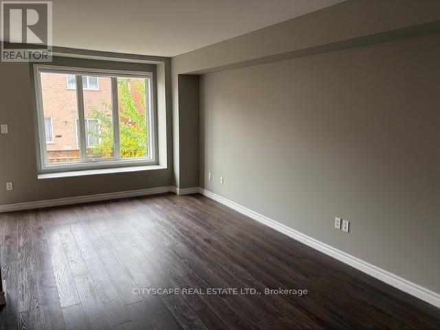 964 Sonoma Court, Mississauga, Ontario  L5V 2L4 - Photo 6 - W12450156