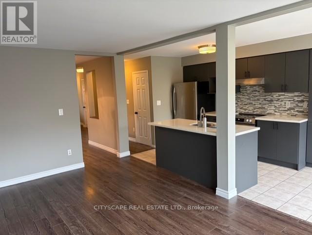 964 Sonoma Court, Mississauga, Ontario  L5V 2L4 - Photo 7 - W12450156