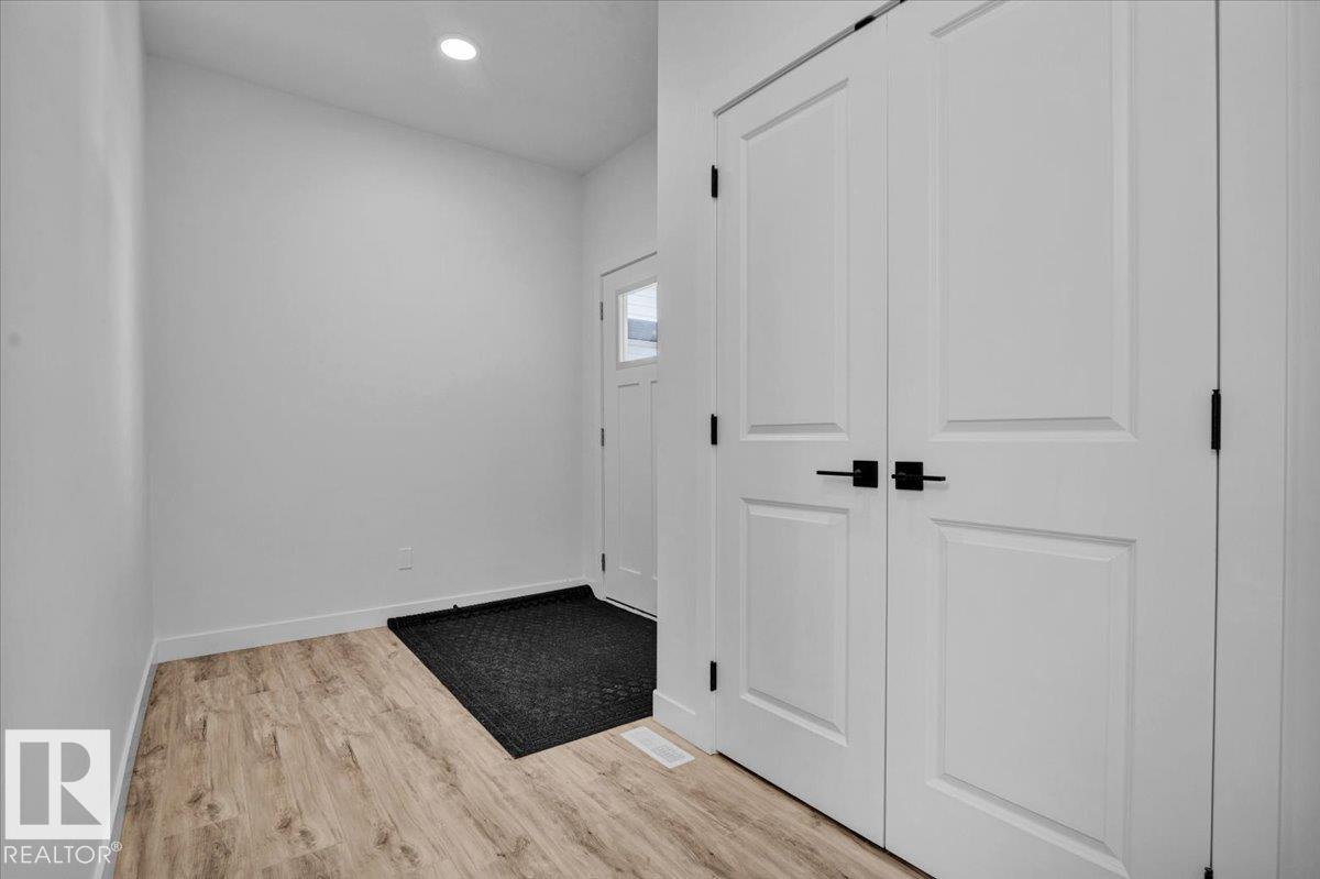 9537 Carson Bend Bn Sw, Edmonton, Alberta  T6W 5H6 - Photo 3 - E4461209