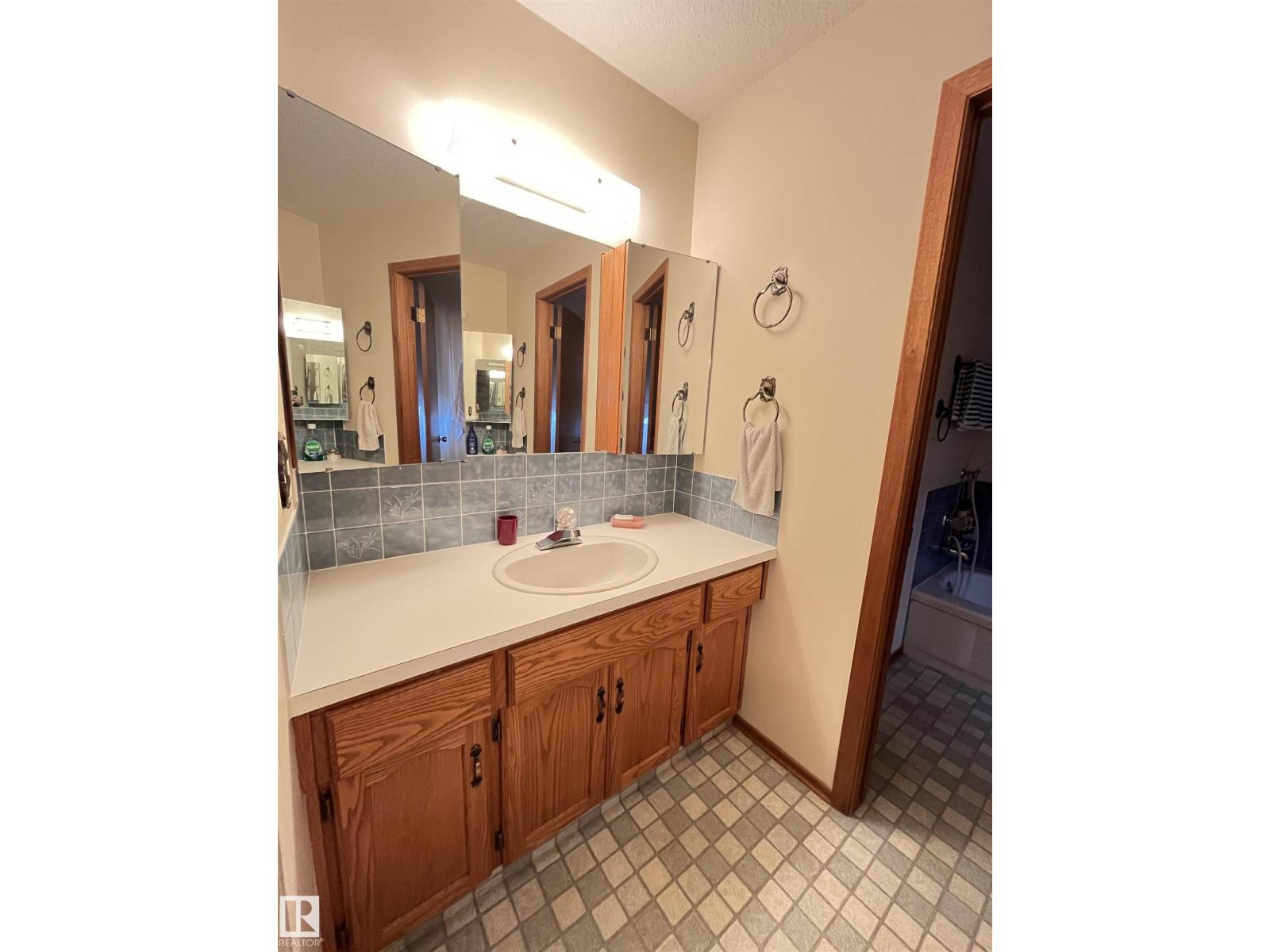 5519 60 Ave Av, Barrhead, Alberta  T7N 1C8 - Photo 30 - E4461211