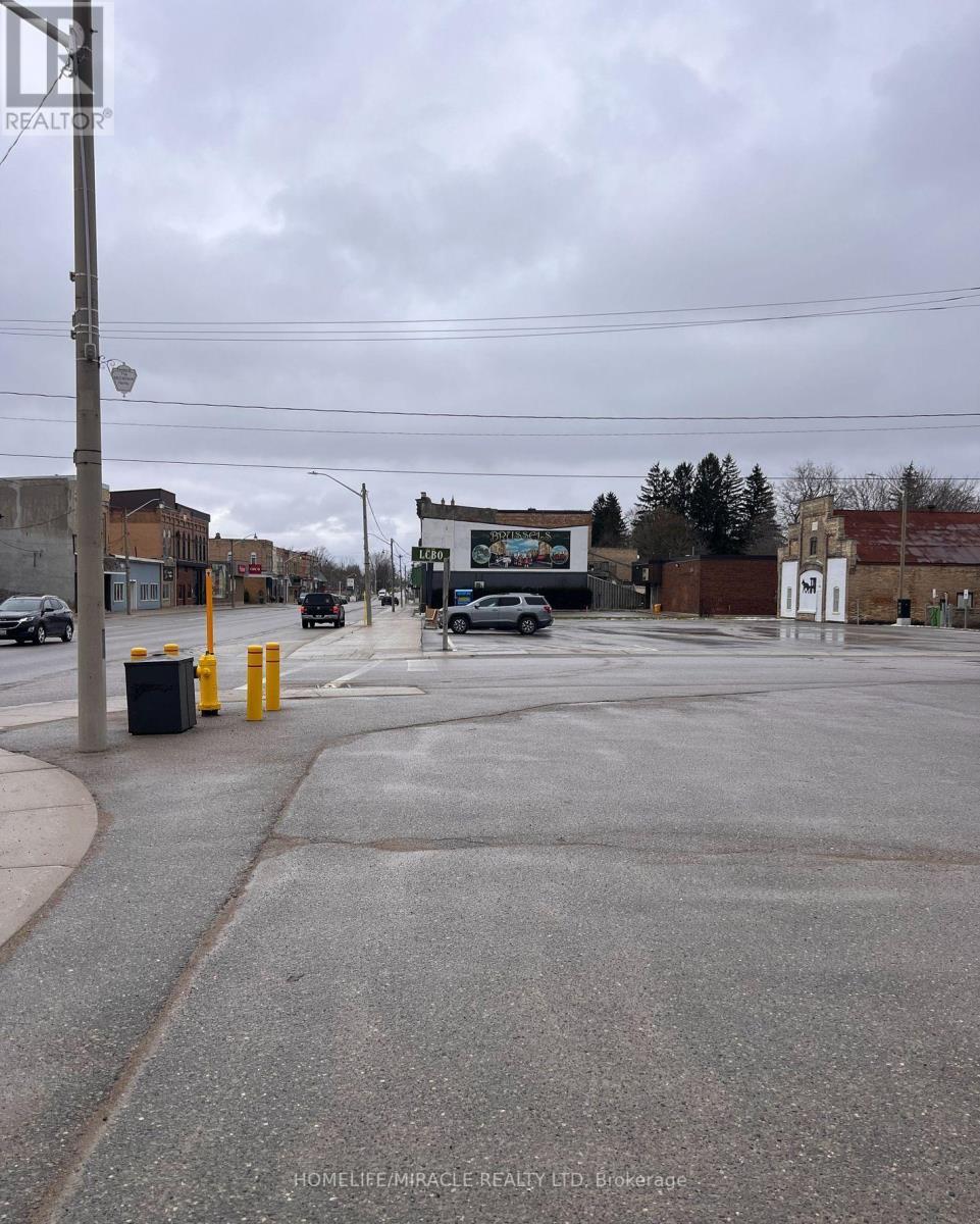 625 Turnberry Street, Huron East, Ontario  N0G 1H0 - Photo 2 - X12450520