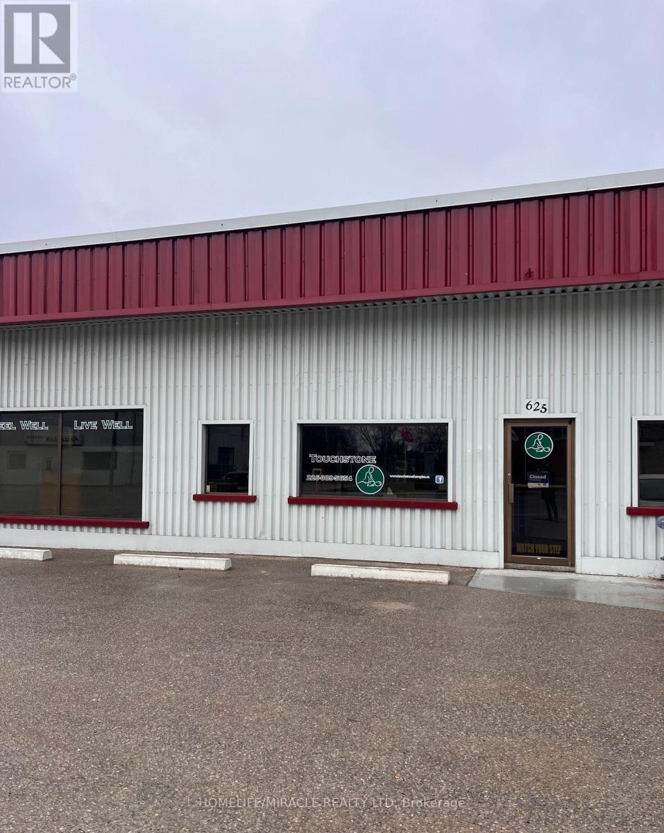 625 Turnberry Street, Huron East, Ontario  N0G 1H0 - Photo 3 - X12450520