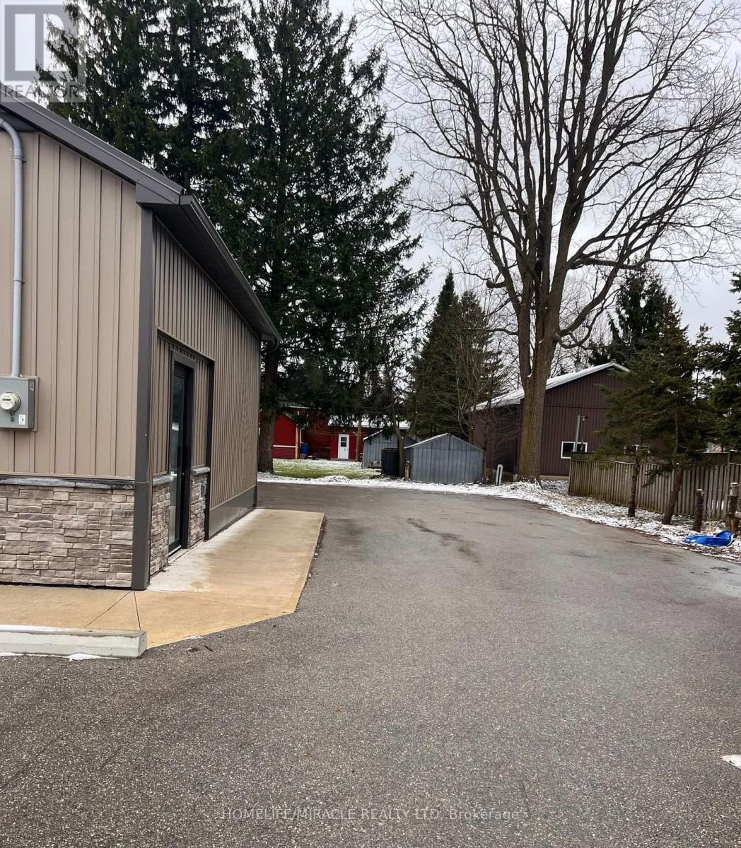 625 Turnberry Street, Huron East, Ontario  N0G 1H0 - Photo 7 - X12450520