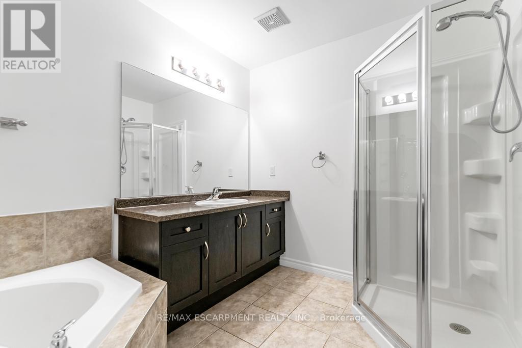 70 Vinton Road, Hamilton (Meadowlands), Ontario  L9K 0G6 - Photo 18 - X12450539