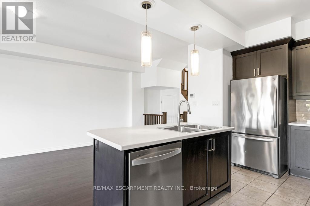 70 Vinton Road, Hamilton (Meadowlands), Ontario  L9K 0G6 - Photo 8 - X12450539