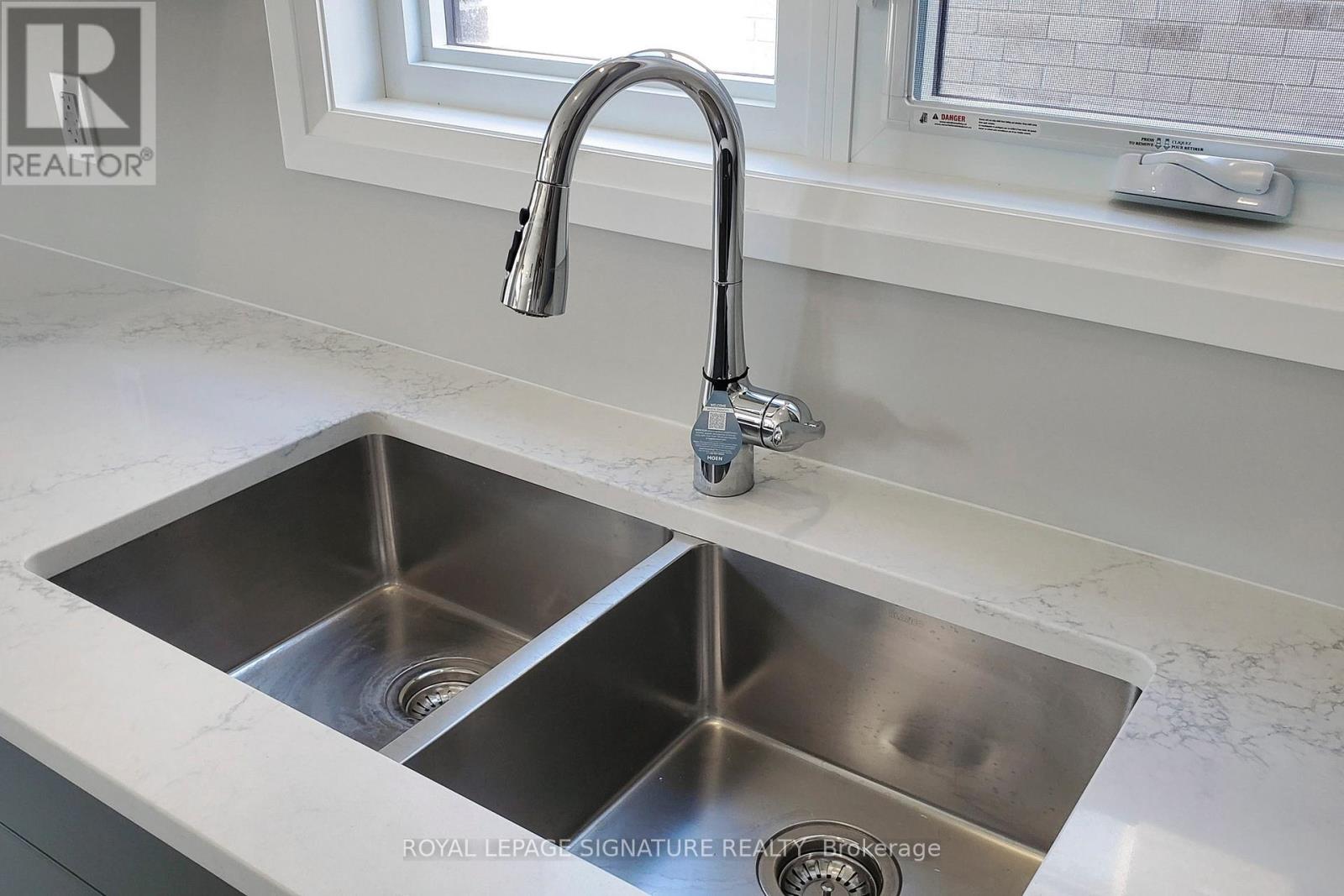 24 Hollybrook Trail, Kitchener, Ontario  N2R 0M4 - Photo 15 - X12450599