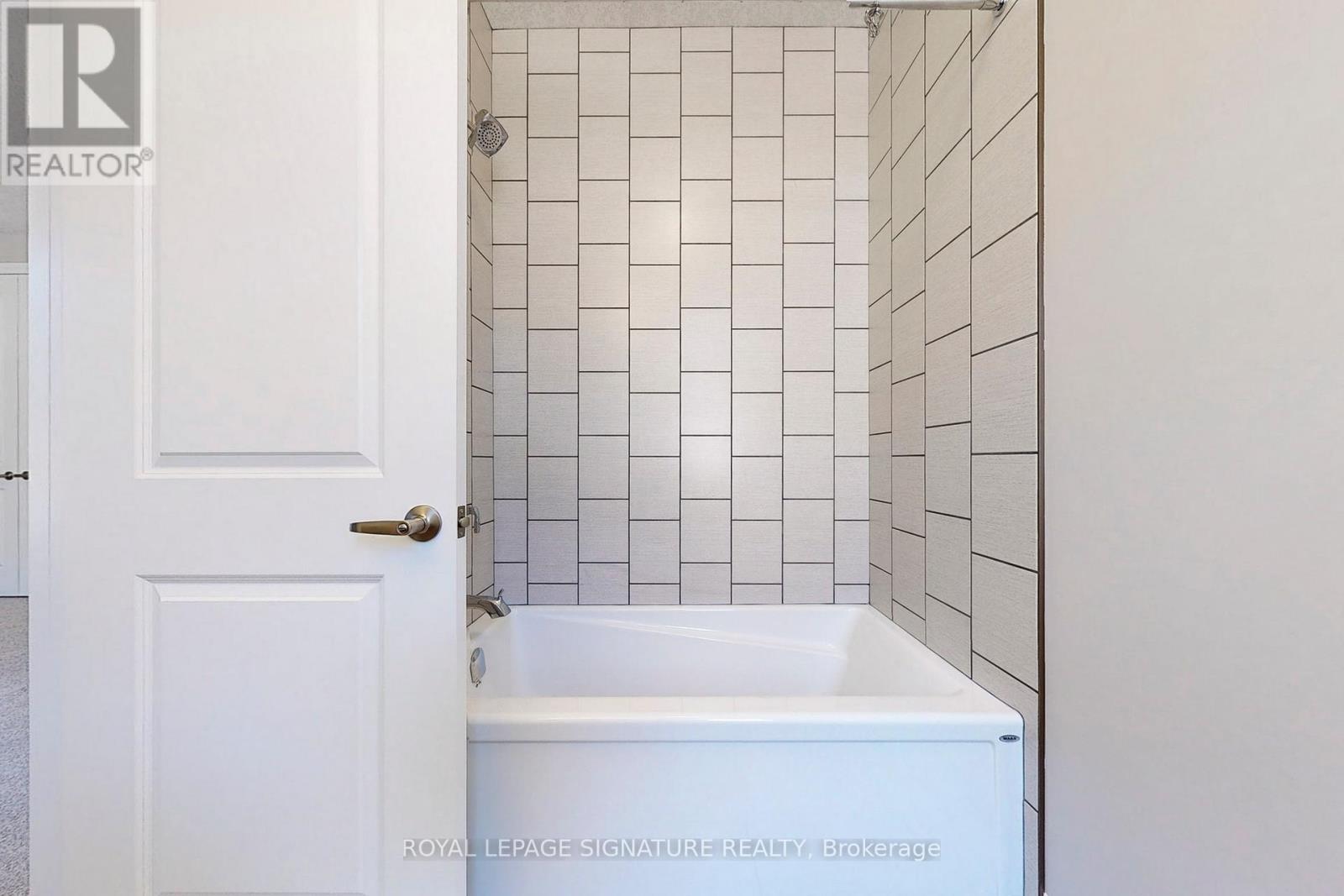 24 Hollybrook Trail, Kitchener, Ontario  N2R 0M4 - Photo 36 - X12450599